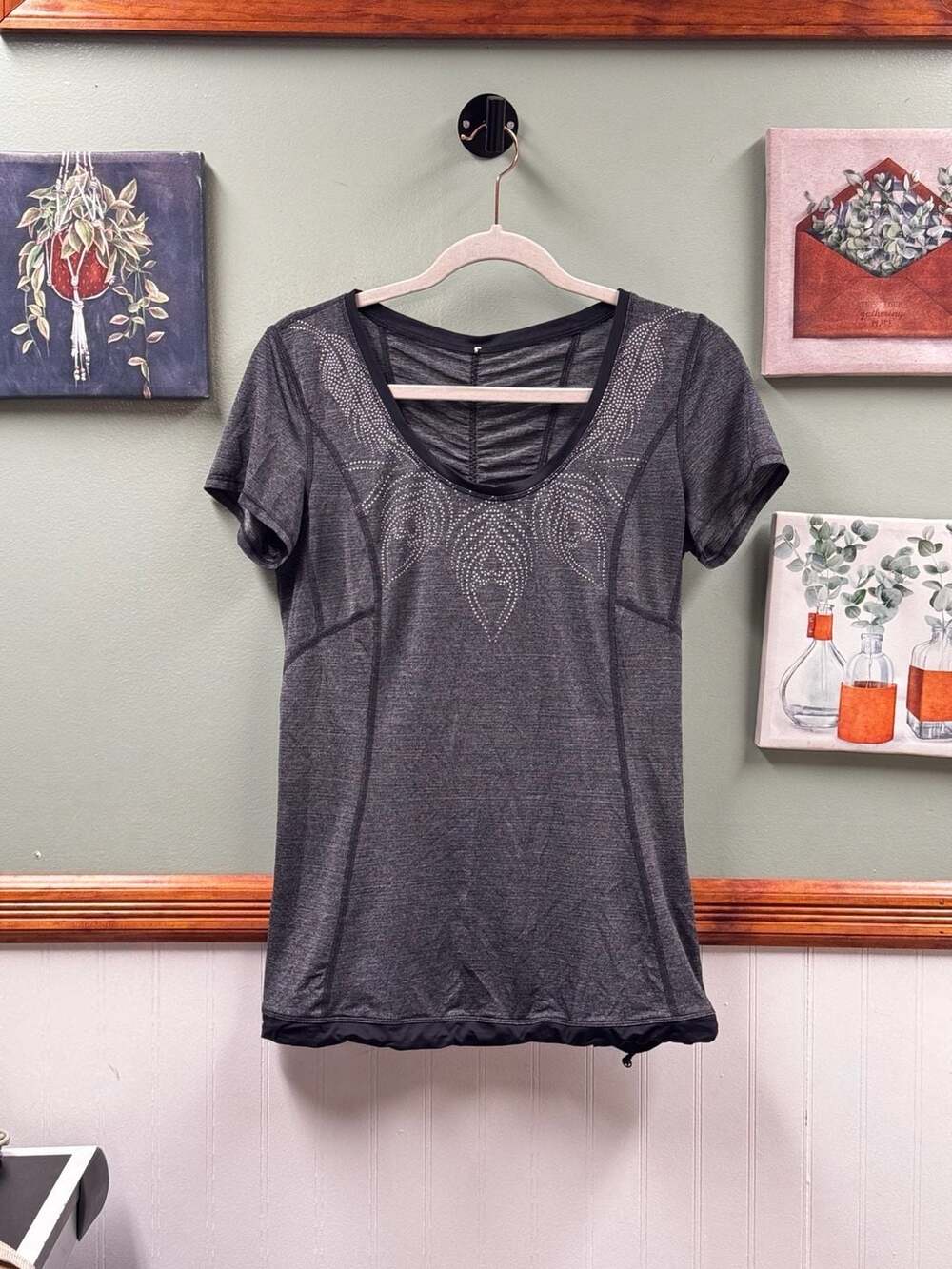 Lululemon Run Wild Short Sleeve Tech Shirt Gray Ruffle Athletic Top Size Small